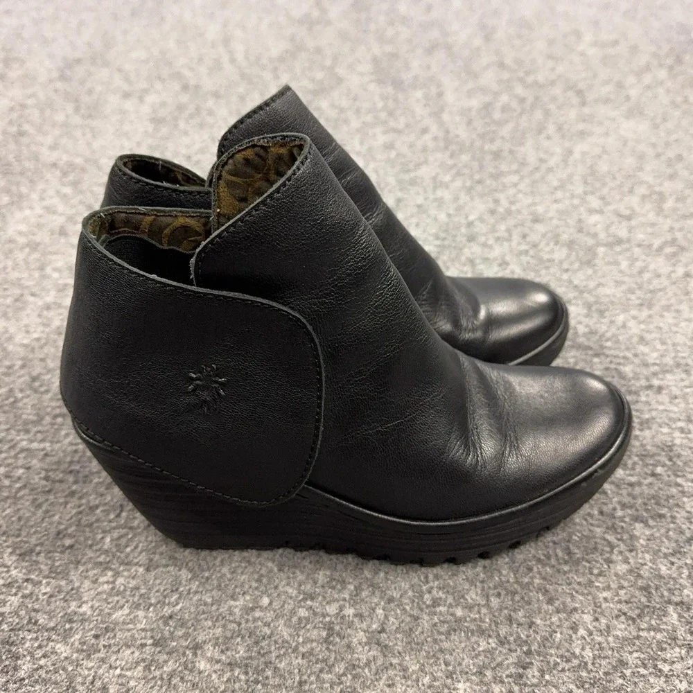 FLY London Boots Womens Size 7.5 Black Leather Wedge Ankle Booties P500046008